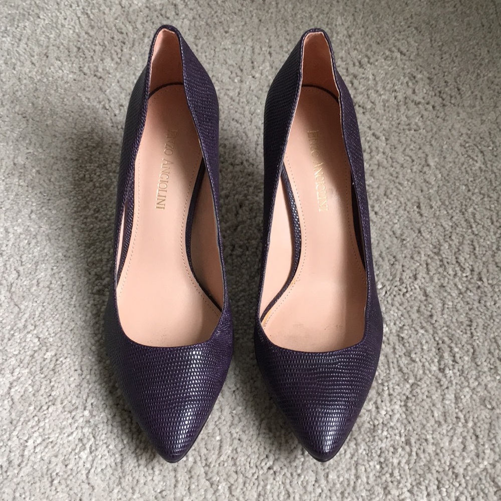 Pointed toe comfy heels!